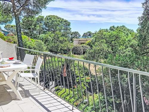 Apartment Le Val des Pins by Interhome