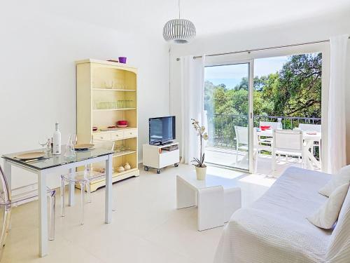 Apartment Le Val des Pins by Interhome