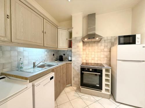 Appartement 4 personnes au coeur du Vieil Antibes à 150 m de la plage