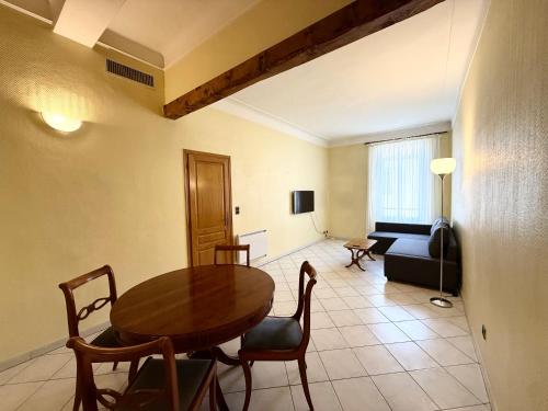 Appartement 4 personnes au coeur du Vieil Antibes à 150 m de la plage