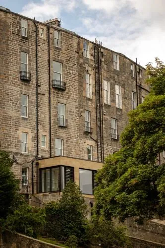 Claremont Residences photo 12