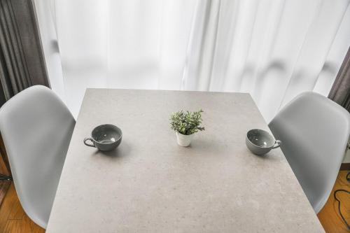 Spacious 52m2 Apartment 10min to Station