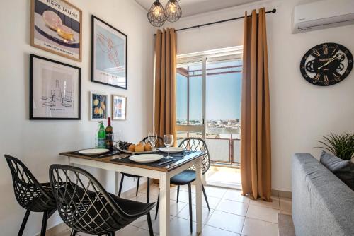 Blue Sky Apartment