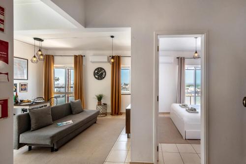 Blue Sky Apartment
