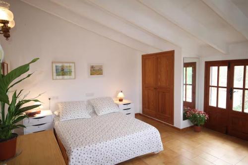 Ca na Pomara- Country house in a quiet and well-located area