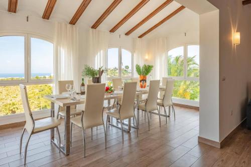 Villa Ayora by Villa Plus