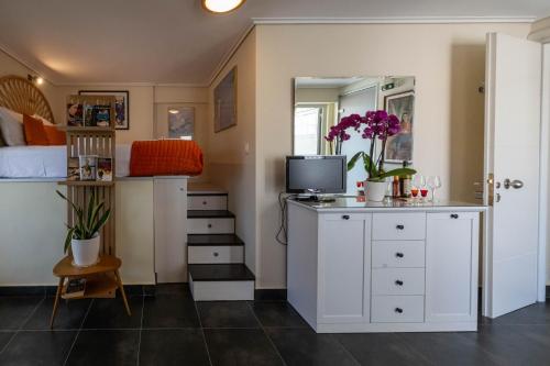 Myrto luxurious top floor studio