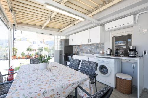 Myrto luxurious top floor studio