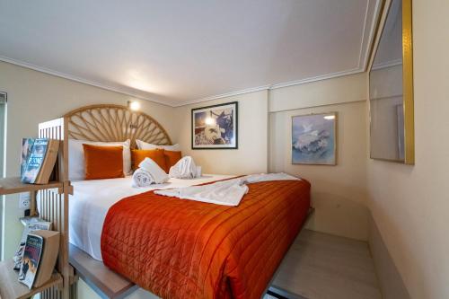 Myrto luxurious top floor studio