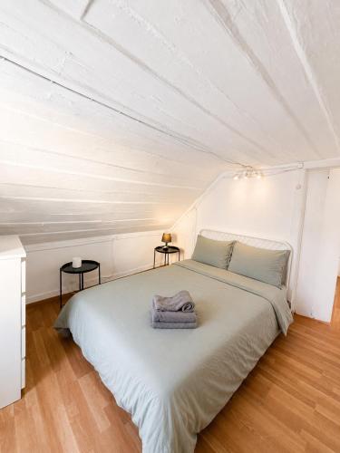 Central & Historical Flat in Bairro Alto