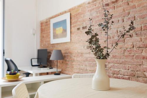 ApartEasy - Gracia Market 2bedroom with balcony