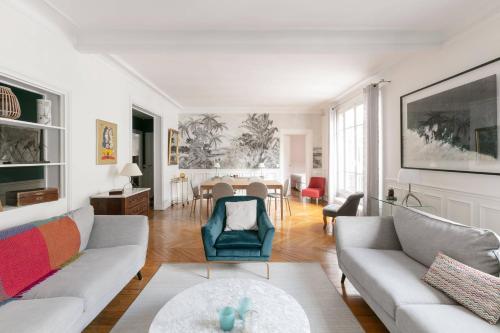 The Refined Parisian
