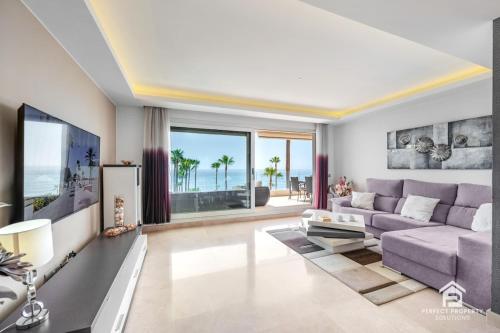 Horizon Beach Frontline 2BR with Terrace & Garage