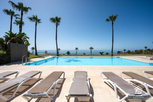 Horizon Beach Frontline 2BR with Terrace & Garage
