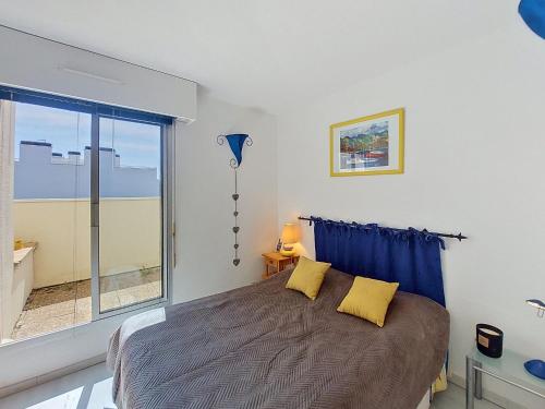 Apartment Les Pieds dans l'eau-2 by Interhome