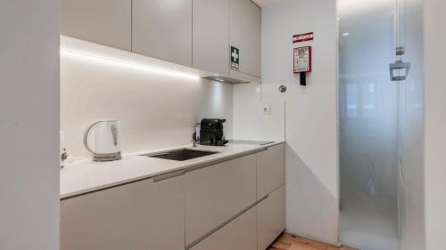 Wood and Marble 1BDR Apartment by LovelyStay