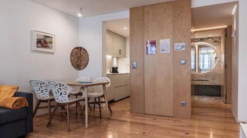 Wood and Marble 1BDR Apartment by LovelyStay