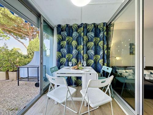 Studio Les Floralies II-17 by Interhome