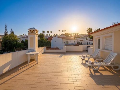 Brunos Apartment T2 with Sea View and Garage in Carvoeiro