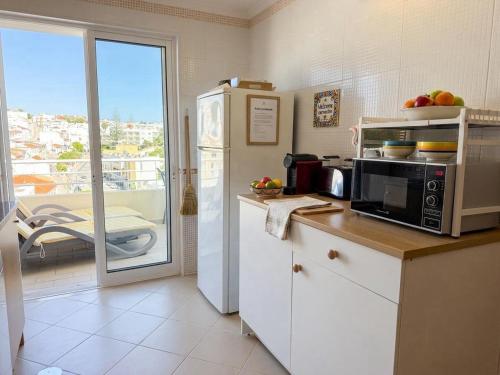 Brunos Apartment T2 with Sea View and Garage in Carvoeiro