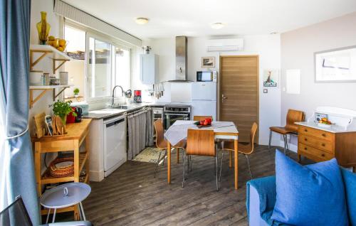 Stunning Apartment In Sete With Wifi
