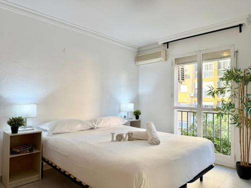 Calm Coastal Boutique Apartment for 12 by TuriVida