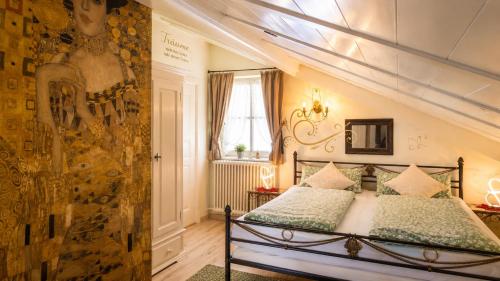 a bedroom with a bed in a room at Ferienwohnung Biechteler in Schwangau