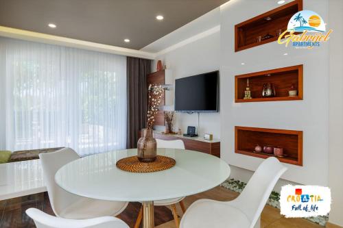 Gabrijel Apartments Makarska 2