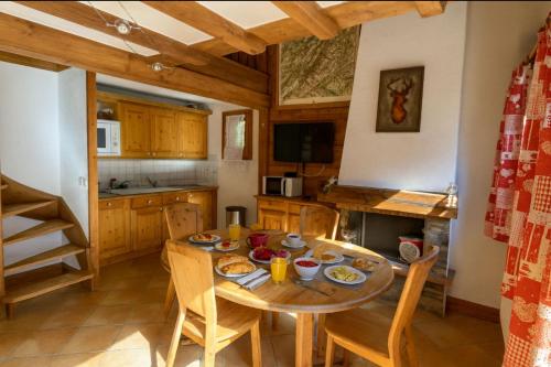 In the Heart of Chamonix duplex view Mont-Blanc photo 4