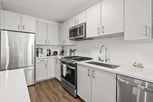 High Rise Luxury En Suite Reference: Luxury High Rise Pool Walk To Train Stamford Aktualisierte Preise