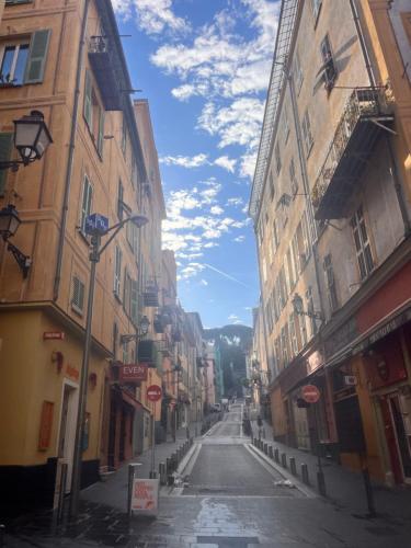 Charmant studio au coeur du Vieux Nice et à 5 min de la mer