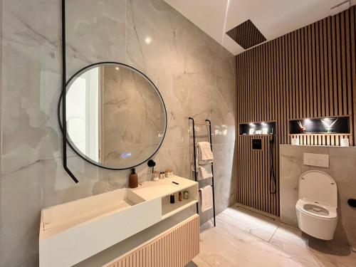 Luxury Designer Appartment - Sea View AC
