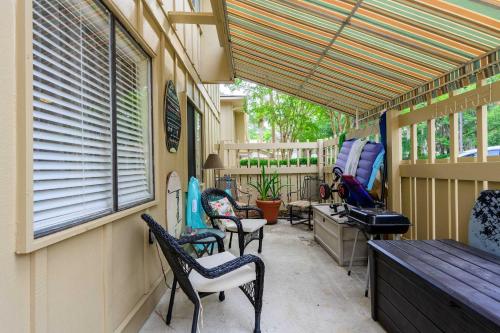 Renovated 2BR First Floor Forest Beach Condo photo 12