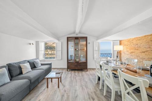LE CHATEAU D'AZUR appartement Vieille Ville Centre Vue Mer