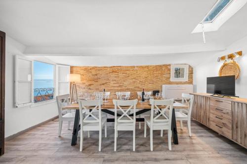 LE CHATEAU D'AZUR appartement Vieille Ville Centre Vue Mer