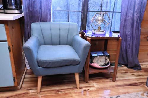 Cozy artsy cabin between Pigeon Forge & Gatlinburg w hot tub photo 38