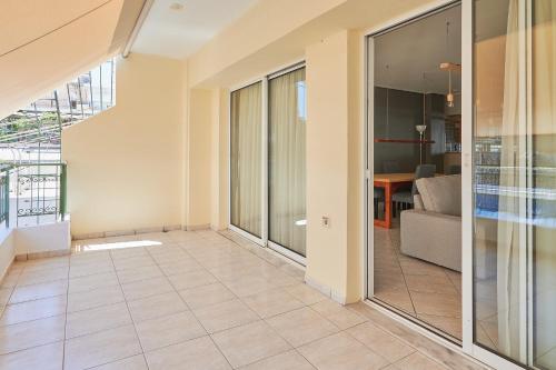 conpap Roomy Apartment