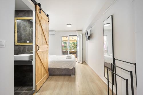 Minimal Nest - Glyfada
