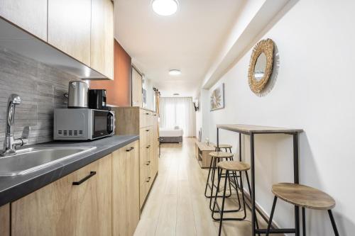 Minimal Nest - Glyfada
