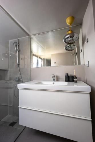 Modern Apartment in Central Glyfada