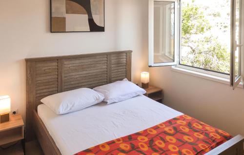 2 Bedroom Gorgeous Apartment In Okrug Gornji