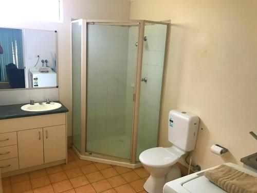 Un baño de AAOK Karratha Caravan Park