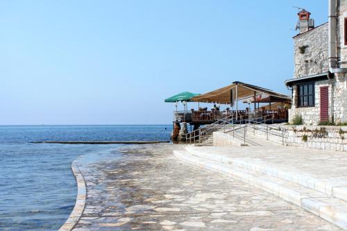 Apartments with parking space Umag - 27475