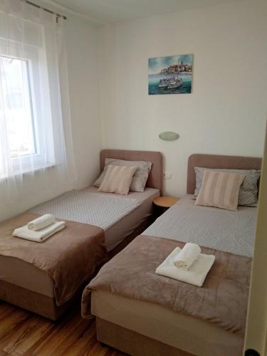 Apartments with swimming pool Murine, Umag - 27509