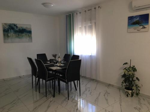 Apartments with swimming pool Murine, Umag - 27509