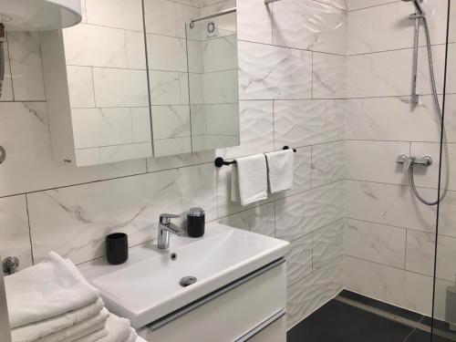Apartments with swimming pool Murine, Umag - 27509