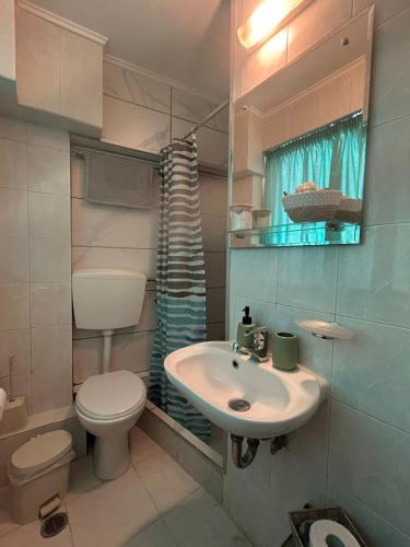 Mint Aura by Anastay in Kallithea