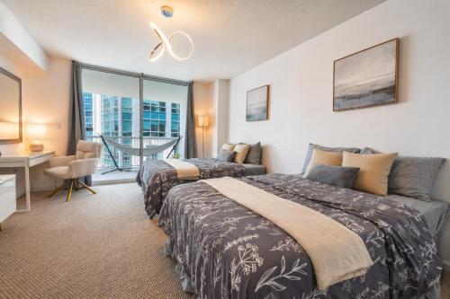 4 bed full condo in Miami with skyline & sea view photo 3