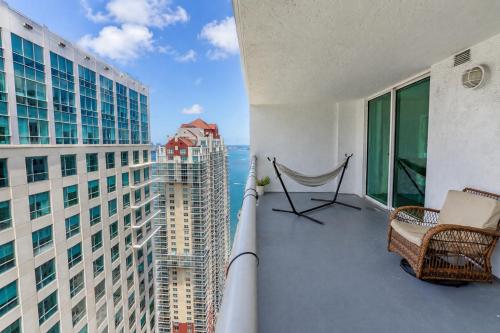 4 bed full condo in Miami with skyline & sea view photo 11