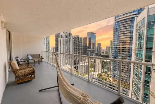 4 bed full condo in Miami with skyline & sea view photo 1